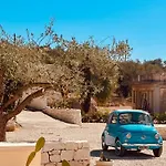 לינה וארוחת בוקר Casale 900 3*